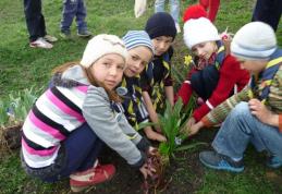 Să învățăm de la natură! – activitate la Şcoala Primară nr. 2 Sauceniţa - FOTO