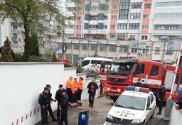 Autoturism distrus parţial într-un incendiu