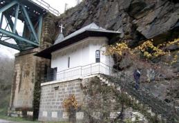 Povestea icoanei nepictate de mână de la Piatra Scrisă