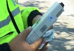 S-a urcat beat la volan, a provocat un accident și a părăsit locul faptei