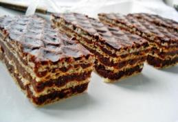 Prăjitură cu foi de napolitană