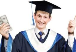 Bani pentru elevii premianți. Cât valorează o coroniță