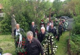 Un număr impresionant de botoșăneni și dorohoieni l-au condus pe ultimul drum pe doctorul Dolineaschi - FOTO
