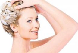 Cât de frecvent trebuie să ne spălăm părul pentru a fi sănătos