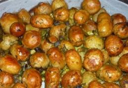 Cartofi noi la tavă