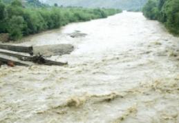 Comandament de urgență la Guvern. Cod portocaliu de inundații pe mai multe râuri