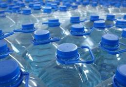 Sute de mii de sticle cu apă au fost retrase din magazine. Nu o să-ţi vină să crezi ce scria pe etichete