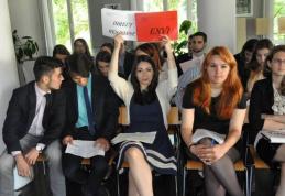 Trei elevi de la CN „Grigore Ghica” Dorohoi, au fost selectați să participe la Sesiunea Națională EYP (European Youth Parliament)