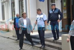 Cadru didactic din Dorohoi, scos de polițiști din sediul IȘJ Botoșani