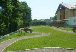 Primăria Botoşani a amenajat primul parc din ţară, destinat exclusiv câinilor de companie