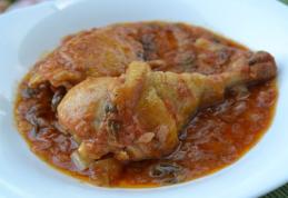 Pui țărănesc cu roșii și smântână