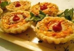 Coșulețe umplute cu brânză, măsline și ciuperci