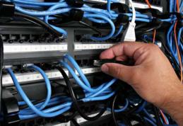 ATENȚIE! Un telefon care se vinde şi în România e dotat cu un program de spionaj din China