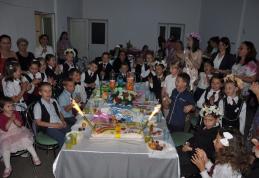 Serbarea Abecedarului pe scena Casei de Cultură Dorohoi - FOTO