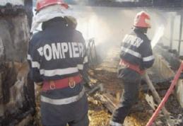 Pagube de peste 8.000 lei la o locuinţă din Hudești, aprinsă de un scurtcircuit electric