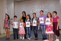 Trupa de Teatru „Amicii” a Clubului Copiilor Dorohoi, participanţi la Gala Copilului Actor 2014 - FOTO