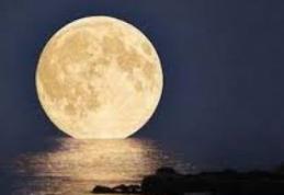 Fenomen astronomic spectaculos. Când vei putea vedea prima superluna din această vară