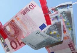 Cercetat pentru înşelăciune că a pretins sume de bani pentru promisiuni mincinoase