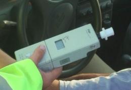 Depistaţi conducând autovehicule pe drumurile publice, deşi se aflau sub influenţa alcoolului