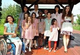 „Clopoţeii iernii” de la „FLOARE DE COLŢ” pe plai eminescian - FOTO