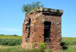 Tunelul de cale ferată de pe ruta Dorohoi-Iaşi, îi şochează pe specialişti - FOTO