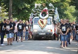 Dorohoianul Dragoș Prisacariu a fost condus pe ultimul drum de sute de oameni – VIDEO/FOTO