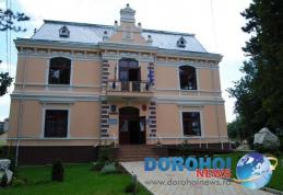 Doi funcționari și un director din Primăria Dorohoi, cercetați pentru ca și-au bătut joc de banii publici
