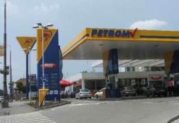 Petrom ieftineşte benzina, la miezul nopţii