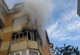 Apartament incendiat de un scurtcircuit electric