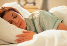 Ce să faci ca să-ți „programezi” organismul să ardă grăsimea în timp ce dormi?