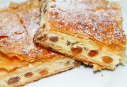 Plăcintă cu brânză dulce și stafide