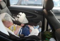 Șocant! Bebeluş de 4 luni lăsat timp de două ore singur într-o maşină, la 30 de grade Celsius. Părinţii plecaseră să viziteze Salina Turda