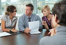 Străinii vor putea munci în România doar cu aviz de angajare