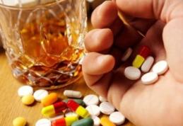 Combinaţia dintre medicamente şi alcool, extrem de periculoasă. Iată care sunt riscurile