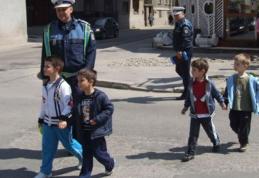 Polițiștii botoșăneni, alături de elevi, la începutul unui nou an școlar