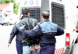 Persoană urmărită la nivel internaţional, depistată de poliţişti  