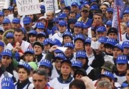 Sindicaliştii din învăţământ încep astăzi protestele