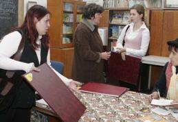 Veste bună pentru profesori. Vor primi 150 euro din bani UE. Nu se impune obligaţia de decont