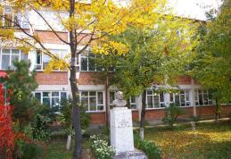 Opţiunile Şcolii Gimnaziale ,,Mihail Kogălniceanu” pentru cel dintâi sfert de veac al ei: „8ează pentru Şcoala 8!”