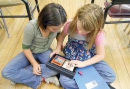 Toți elevii din clasa a treia din România vor utiliza tablete la școală, începând din martie 2015 - proiect interministerial