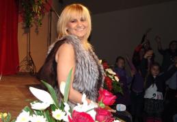 [FOTO] A doua seară a Mărţişorului Dorohoian: Nicola a cântat împreună cu una din concurente  