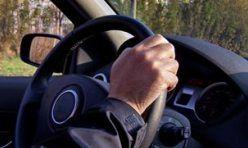 Autoturism încredinţat de propria mamă unui adolescent de 15 ani