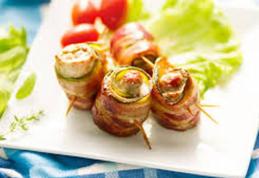 Rulouri din piept de pui cu bacon și cârnăciori