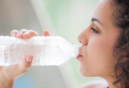Ce ţi se întâmplă dacă bei prea multă apă. Nimeni nu ţi-a spus de „intoxicaţia cu apă”