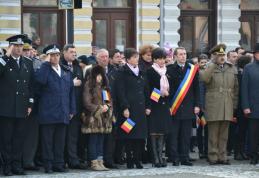 1000 de stegulețe tricolore pentru botoșăneni - FOTO