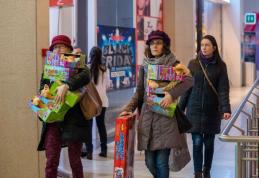 Noaptea Reducerilor la Uvertura Mall : peste 10.000 de clienti si o valoare medie de 100 lei per client