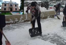 Comunicat Primăria Dorohoi: Dacă nu curățați zăpada din dreptul imobilelor proprii, riscați să primiți amendă