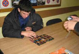 Petarde confiscate de la trei tineri care tulburau liniştea apropierea bazarului din Botoşani