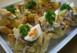 Coșulețe de pâine cu salată de cartofi