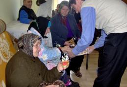 Purtând în gânduri chipul mamei